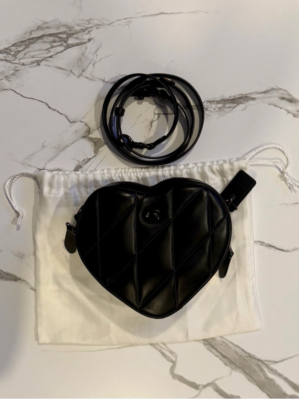 Coach heart-shape crossbody bag - Picture 2 of 9